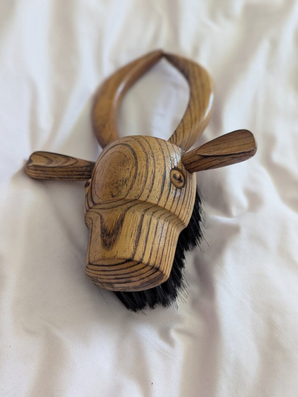 Vintage Japan Wood Bull Head Clothes Brush Valet